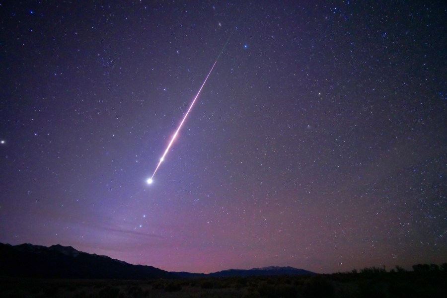 Venus punctuates a meteor